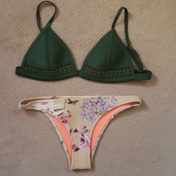 Triangl swimsuit - Picture 1 of 3